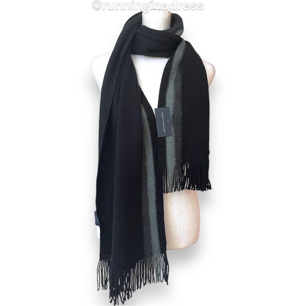NWT Tommy Hilfiger Knit Winter Scarf In Black And Grey With Logo - Picture 2 of 10